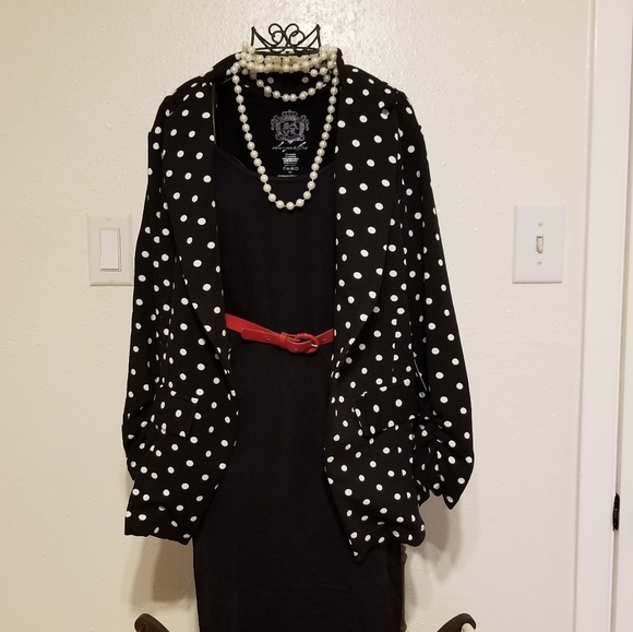 Last 1π· Black & White Polka Dot Blazer - Picture 4 of 7